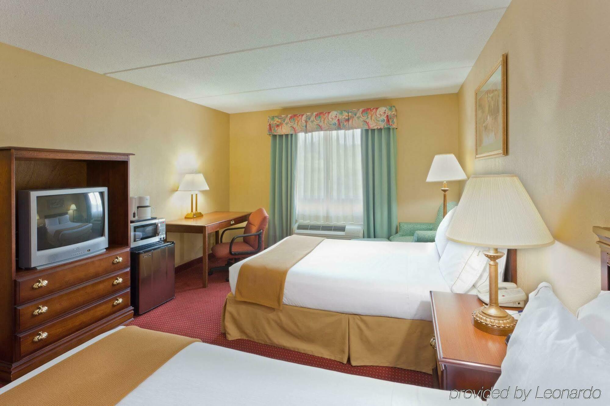 Holiday Inn Express Irwin Pa Tpk Exit 67 By Ihg Kültér fotó